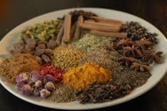 Assiete d epices indiennes